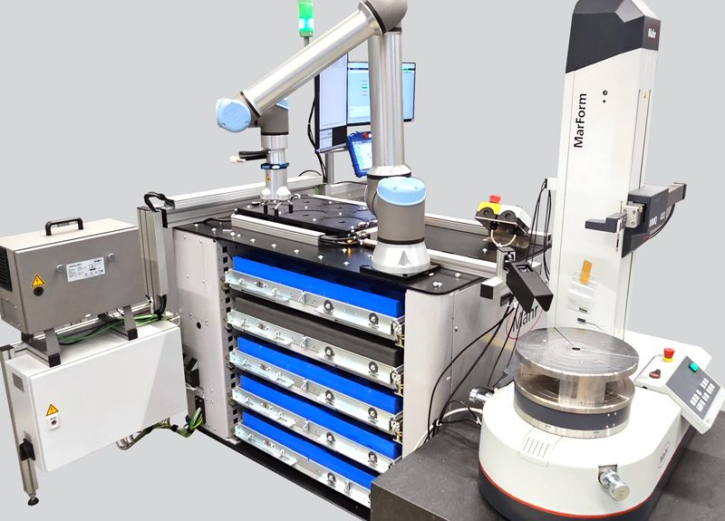 Mahr Engineered Solutions（MES）随后为巴伐利亚的一家测量、控制和驱动技术公司实现了现有 MarForm MMQ 400 形状测量设备的自动化。