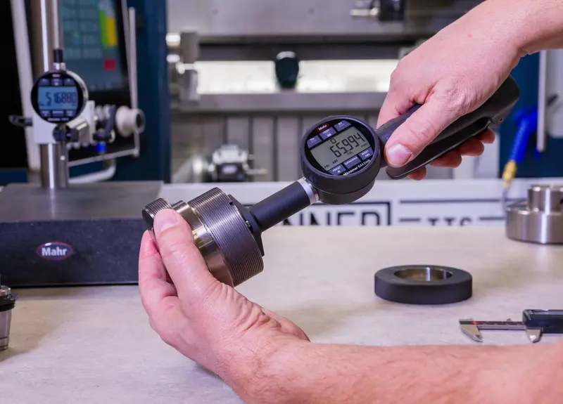 With the Micromar 844 EWR(i), Mahr is adding a digital 3-point internal measuring device to its broad and deep portfolio of hand-held measuring technology.