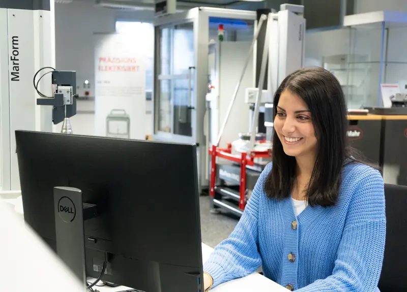 Azza Feki, Germany Scholarship Holder, on a job shadowing at her sponsor, Mahr GmbH.