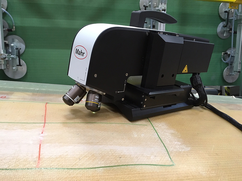 MarSurf CM mobile measurement on the workpiece